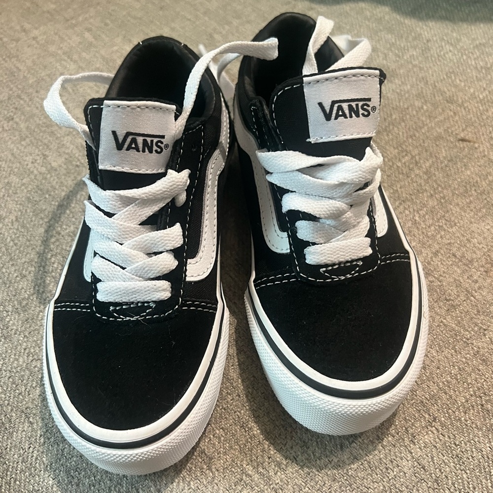 Kids black and white vans NWOT